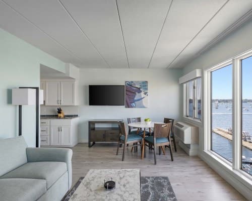 Club Wyndham Inn on Long Wharf – photo 4