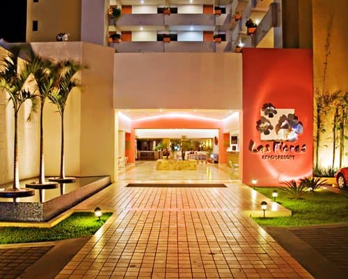 Las Flores Beach Resort – photo 10
