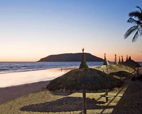 Las Flores Beach Resort – photo 17